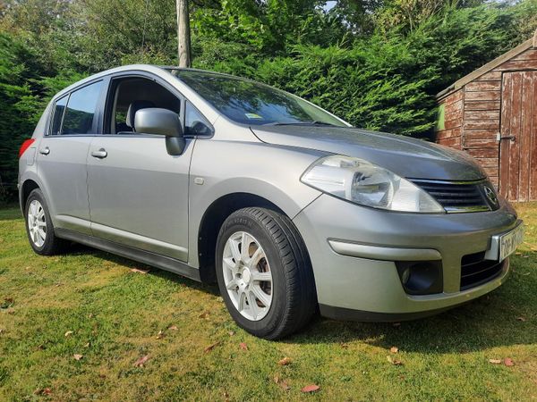 Nissan Tiida Hatchback, Petrol, 2008, Grey
