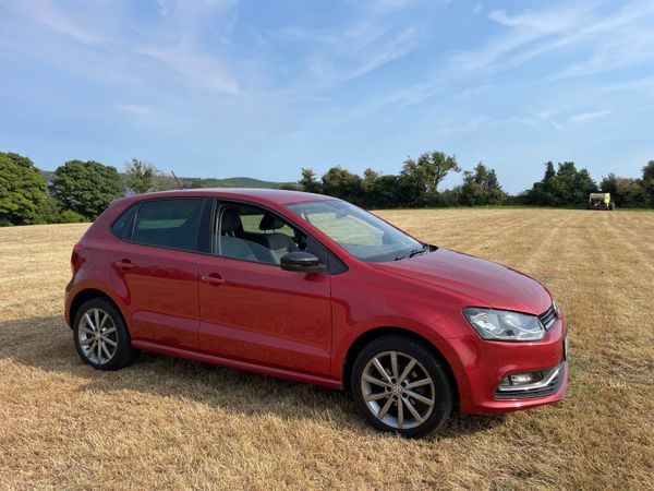 Volkswagen Polo Hatchback, Petrol, 2015, Red