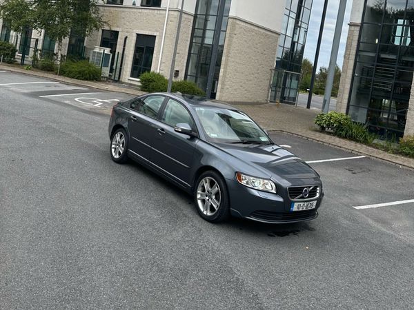 Volvo S40 Saloon, Diesel, 2010, Grey