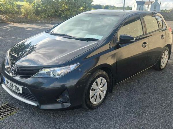 Toyota Auris Hatchback, Diesel, 2014, Black