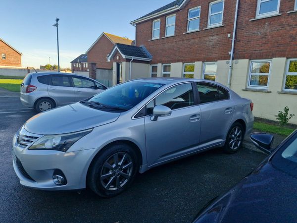 Toyota Avensis Saloon, Diesel, 2013, Silver