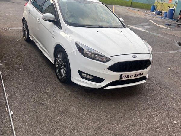 Ford Focus Hatchback, Petrol, 2017, White