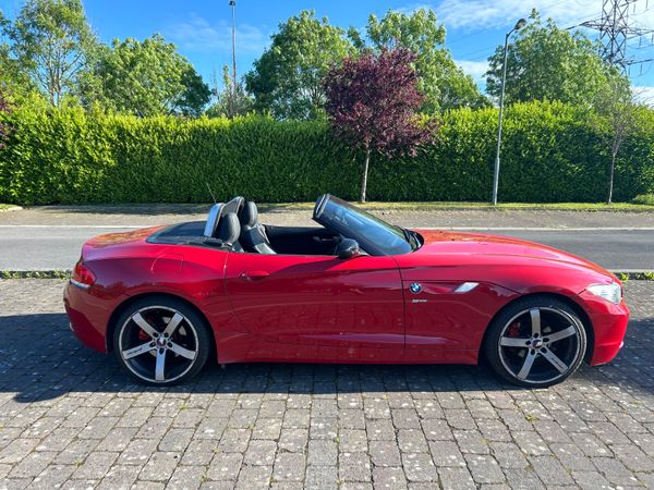 BMW Z4 Convertible, Petrol, 2010, Red