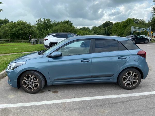 Hyundai i20 Hatchback, Petrol, 2019, Blue