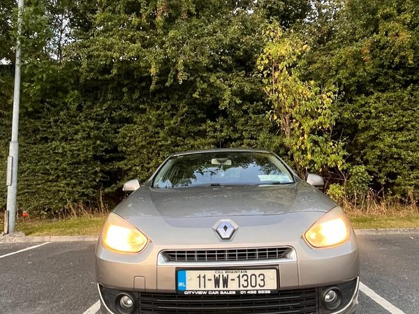 Renault Fluence Saloon, Diesel, 2011, Gold