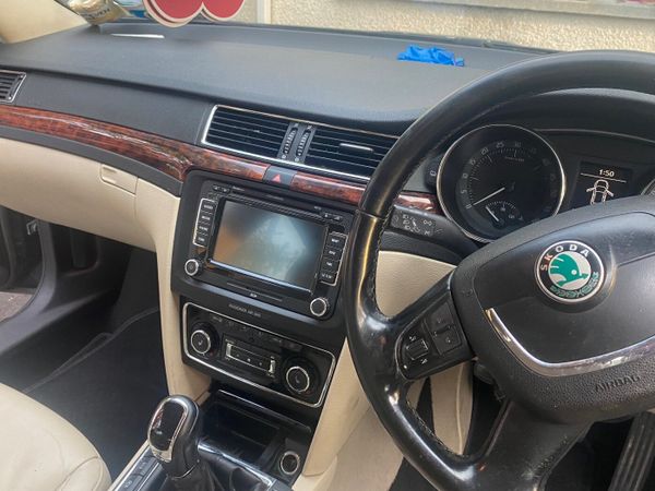 Skoda Superb Saloon, Diesel, 2011, Black