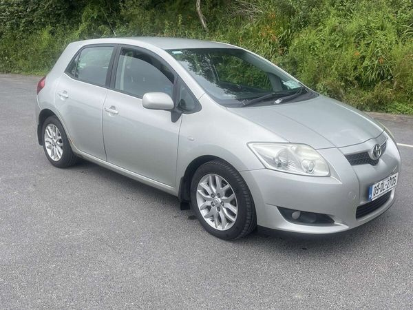 Toyota Auris Hatchback, Diesel, 2009, Silver