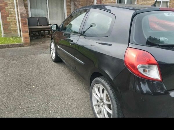 Renault Clio Hatchback, Petrol, 2010, Black