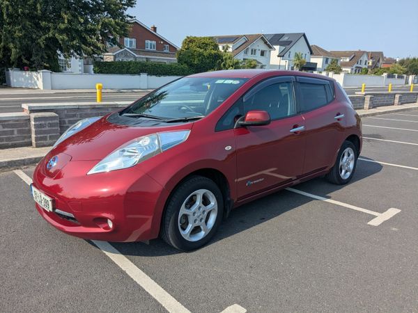 Nissan Leaf Hatchback, Electric, 2015, Red