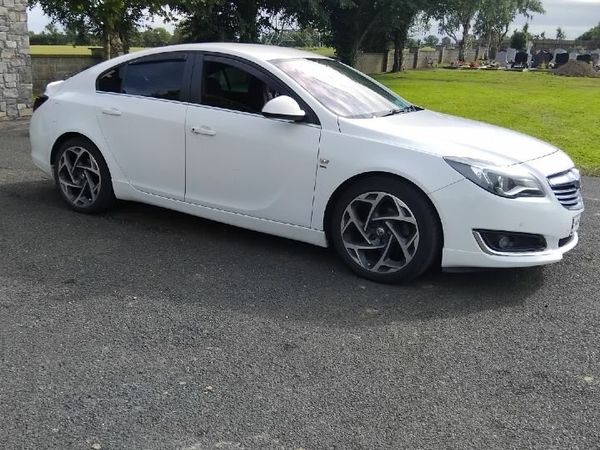 Vauxhall Insignia Hatchback, Diesel, 2014, White