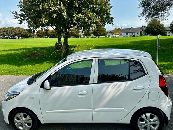 Hyundai i10 Hatchback, Petrol, 2014, White
