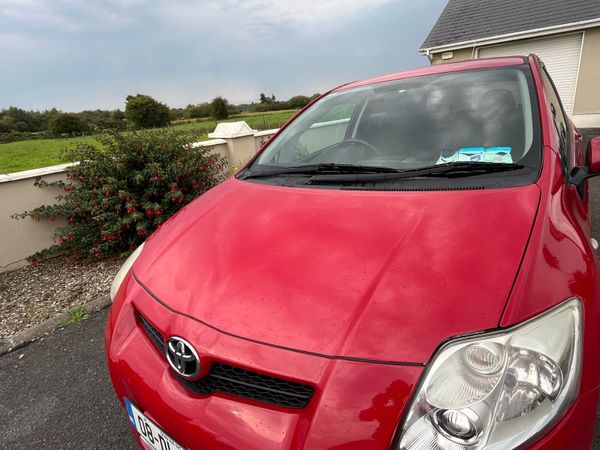 Toyota Auris Hatchback, Diesel, 2008, Red