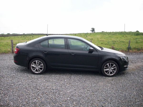 Skoda Octavia Saloon, Diesel, 2020, Black