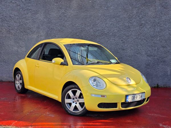 Volkswagen Beetle Hatchback, Petrol, 2008, Yellow