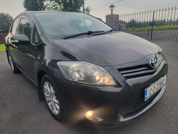 Toyota Auris Hatchback, Diesel, 2012, Black