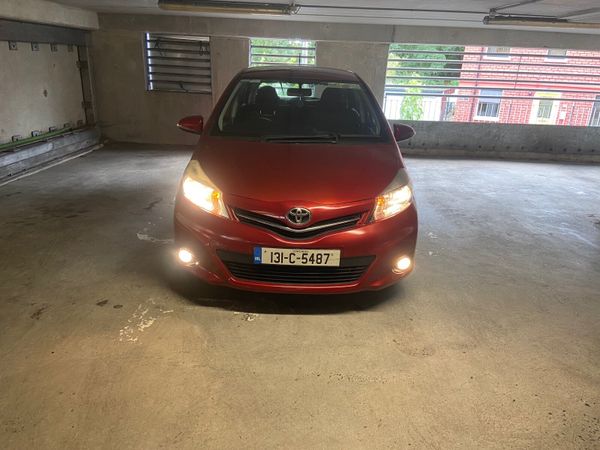 Toyota Yaris Hatchback, Petrol, 2013, Red