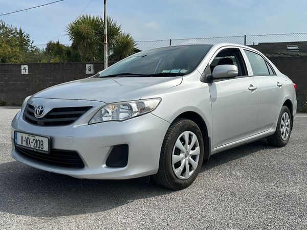 Toyota Corolla Saloon, Diesel, 2011, Silver