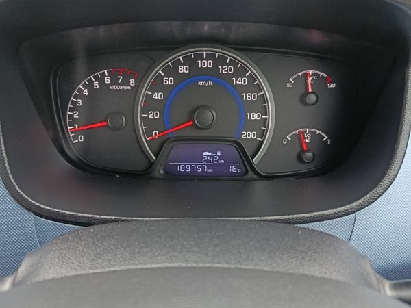 Hyundai i10 Hatchback, Petrol, 2016, White