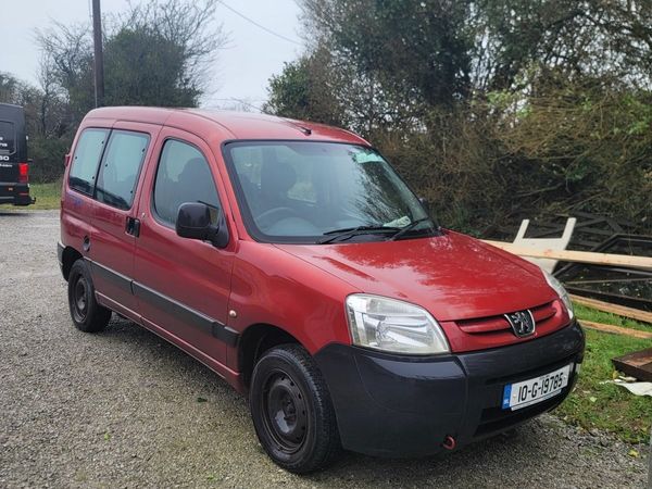 Peugeot Partner MPV, Diesel, 2010, Red