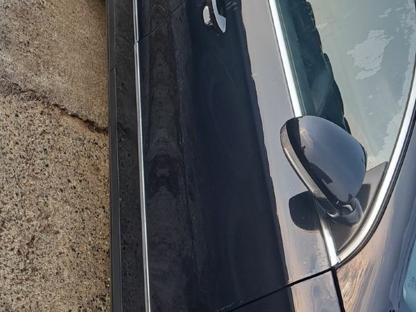 Volkswagen Passat Saloon, Diesel, 2010, Black