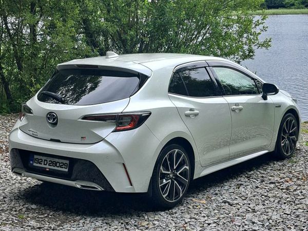 Toyota Corolla Hatchback, Petrol Hybrid, 2019, White