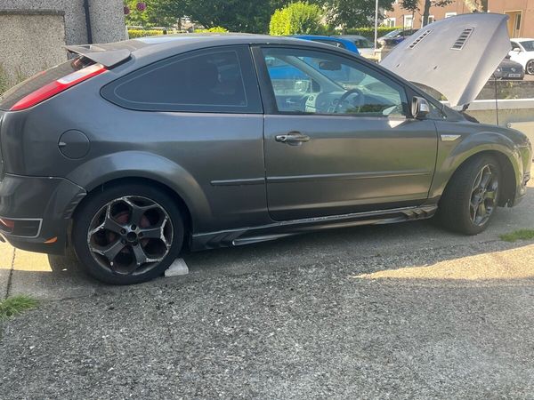 Ford Focus Hatchback, Petrol, 2005, Grey
