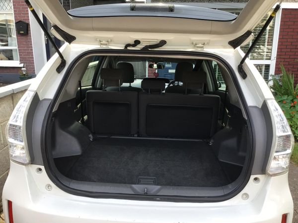 Toyota Prius MPV, Petrol Hybrid, 2012, White