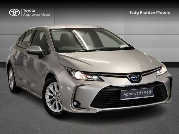 Toyota Corolla Saloon, Petrol Hybrid, 2022, Silver