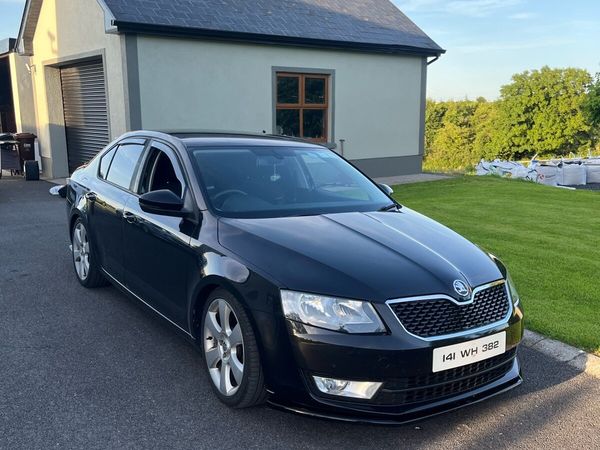 Skoda Octavia Saloon, Diesel, 2014, Black