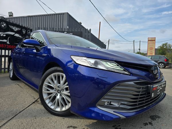 Toyota Camry Saloon, Petrol Hybrid, 2021, Blue
