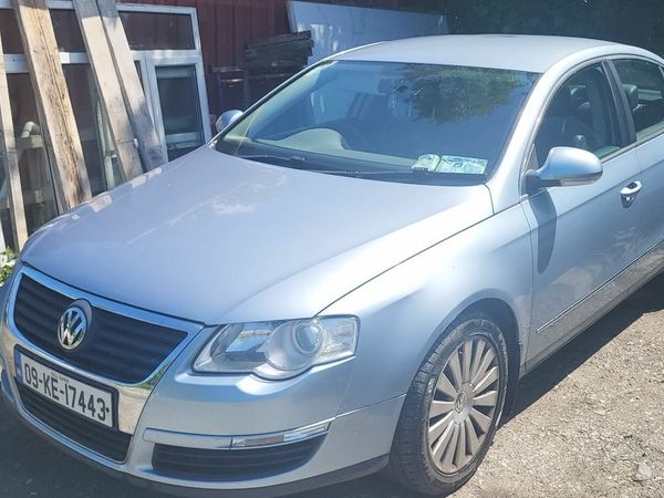 Volkswagen Passat Saloon, Diesel, 2009, Blue