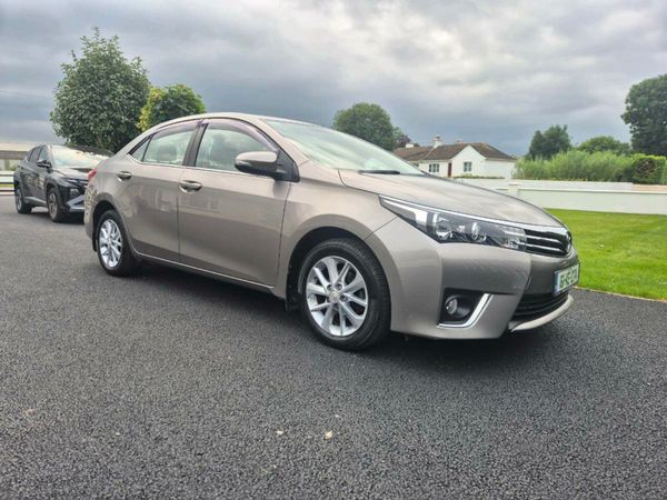 Toyota Corolla Saloon, Petrol, 2016, Bronze