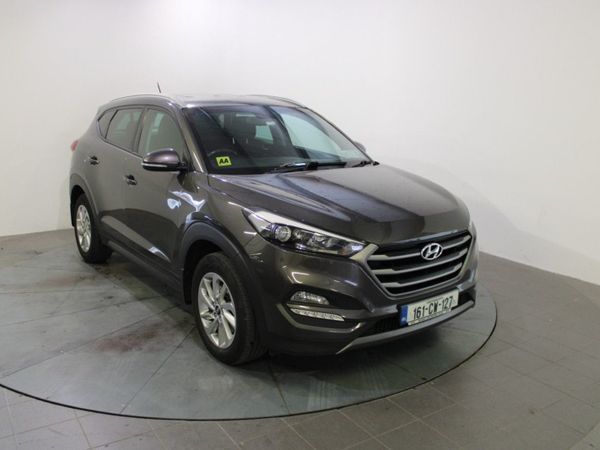 Hyundai Tucson SUV, Diesel, 2016, Gold