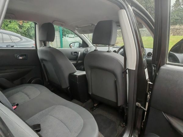 Nissan Qashqai Hatchback, Diesel, 2010, Black