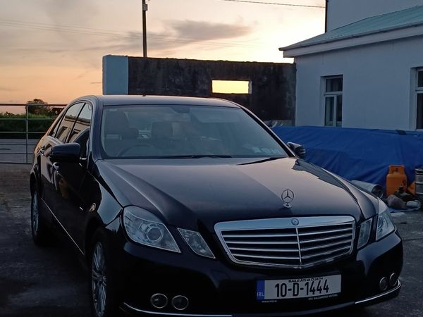 Mercedes-Benz E-Class Saloon, Diesel, 2010, Blue