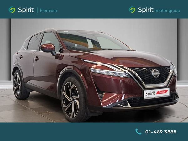 Nissan Qashqai MPV, Petrol, 2022, Red