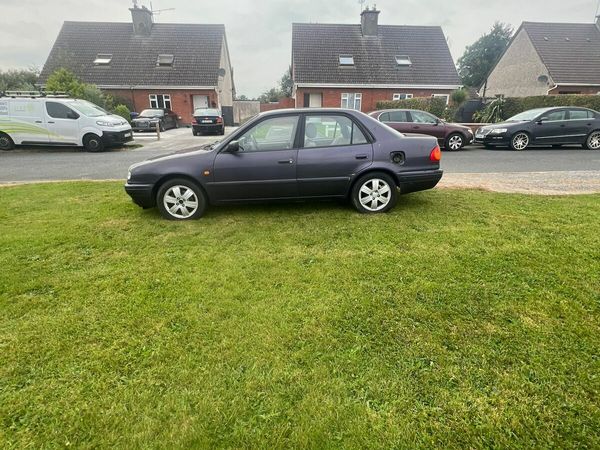 Toyota Corolla Saloon, Petrol, 1999, Purple