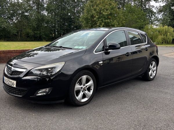 Vauxhall Astra Hatchback, Diesel, 2011, Black
