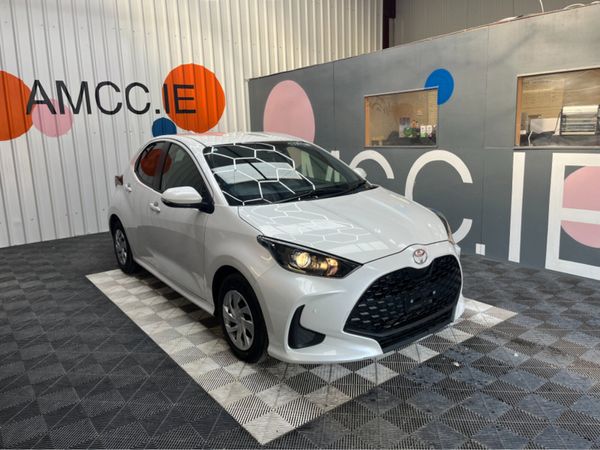 Toyota Yaris Hatchback, Petrol, 2024, White