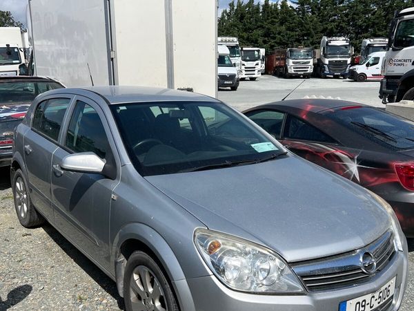 Opel Astra Hatchback, Diesel, 2009, Silver