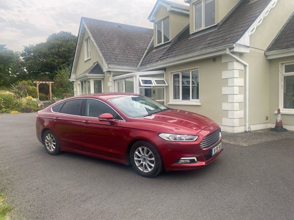 Ford Mondeo Hatchback, Diesel, 2018, Red