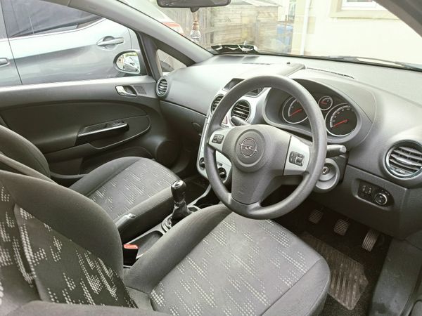 Opel Corsa Hatchback, Diesel, 2012, Black