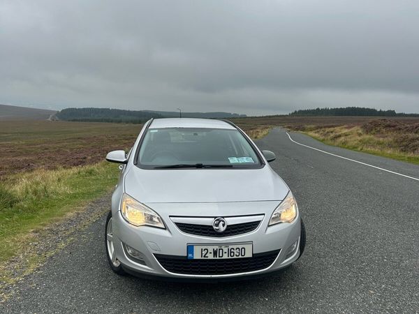 Vauxhall Astra Estate, Diesel, 2012, Silver