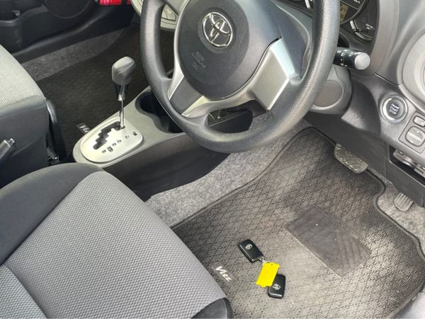 Toyota Vitz Hatchback, Petrol, 2014, Silver