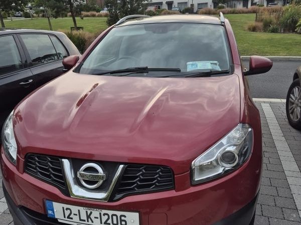 Nissan Qashqai+2 MPV, Diesel, 2012, Red