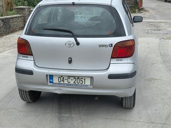 Toyota Yaris Hatchback, Petrol, 2004, Silver