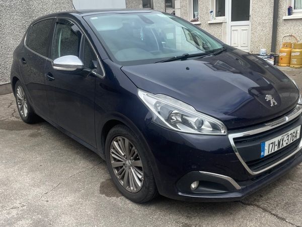 Peugeot 208 Hatchback, Diesel, 2017, Blue