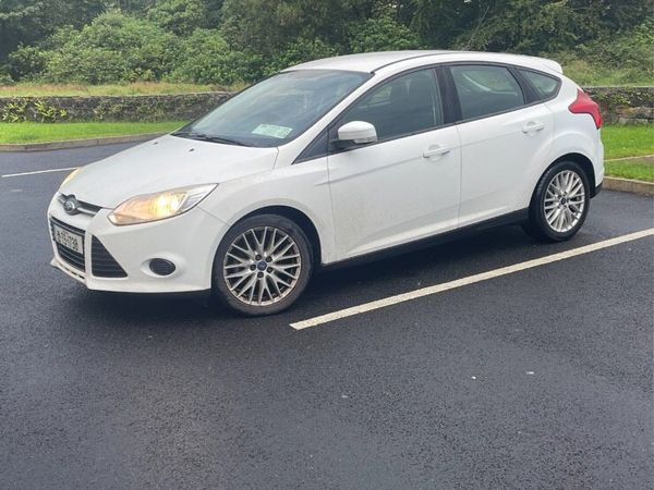 Ford Focus Hatchback, Diesel, 2012, White