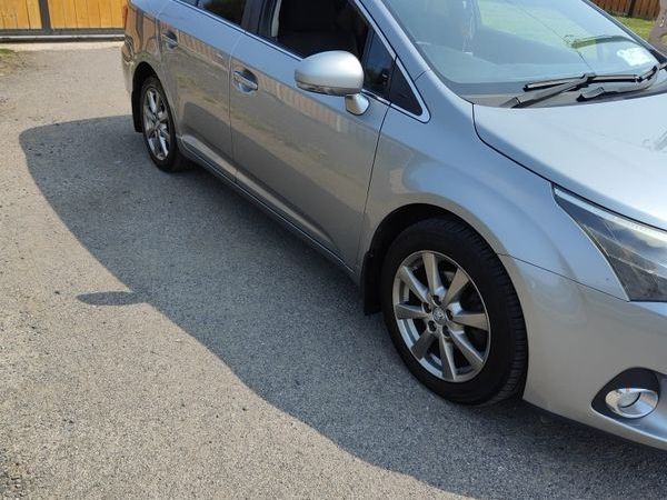 Toyota Avensis Saloon, Diesel, 2012, Grey