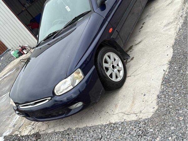 Ford Escort Hatchback, Petrol, 1998, Blue